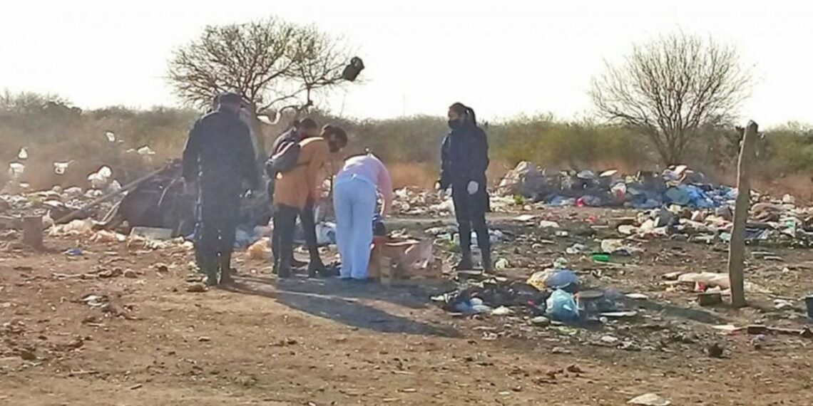 Recién nacido fue arrojado en una bolsa a un basural