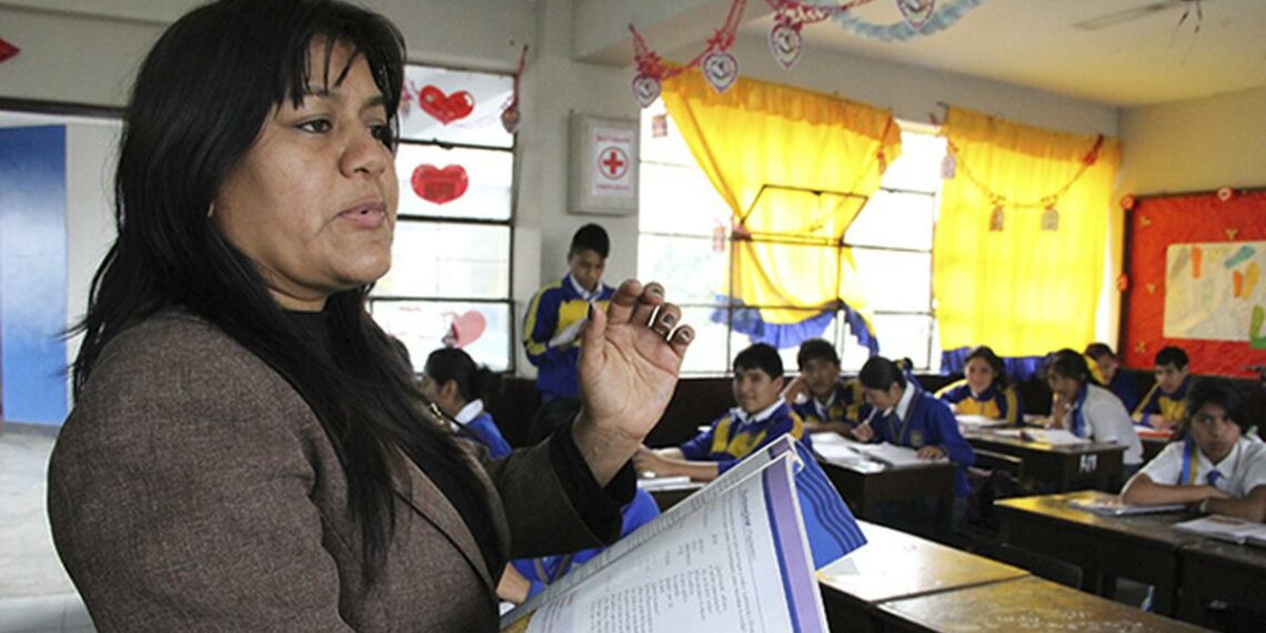 En Perú, el 61% cree que la educación es mediocre