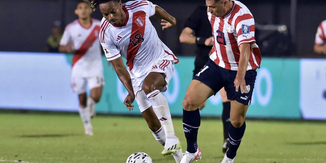 André Carrillo será operado y no jugaría contra Chile