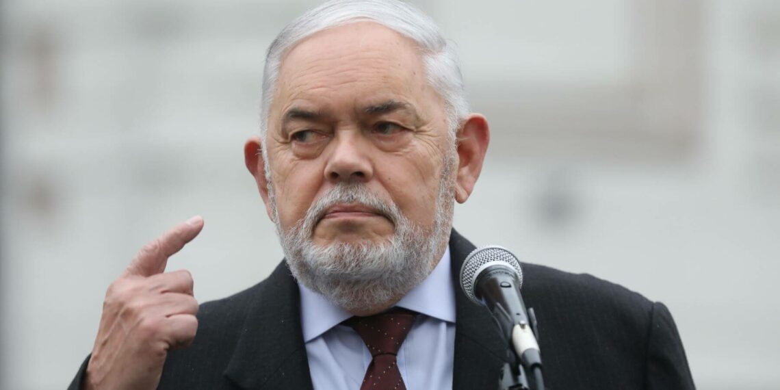 Congresista asegura que 15 mil Soles no le alcanza para vivir