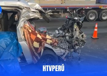 Choque de miniván y bus en Villa El Salvador deja dos muertos