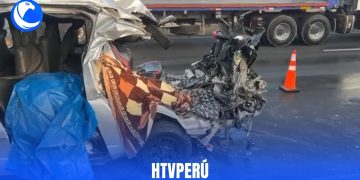 Choque de miniván y bus en Villa El Salvador deja dos muertos